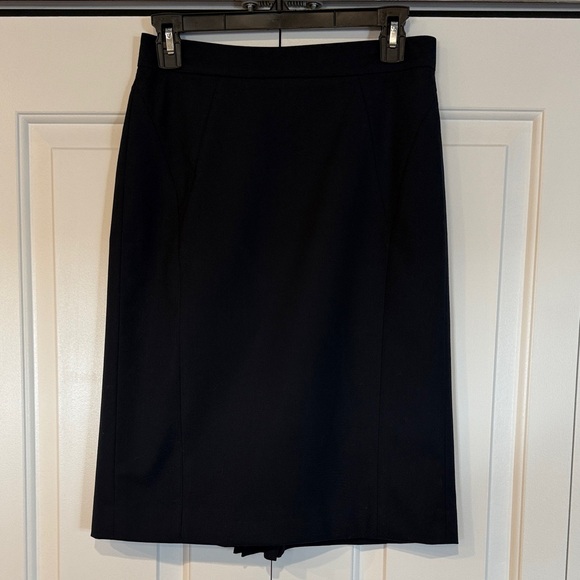 Ann Taylor Elegant Black Pencil Skirt - Picture 2 of 7